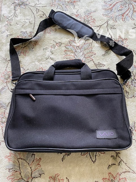 240412184722_Computer Bag 1.jpg